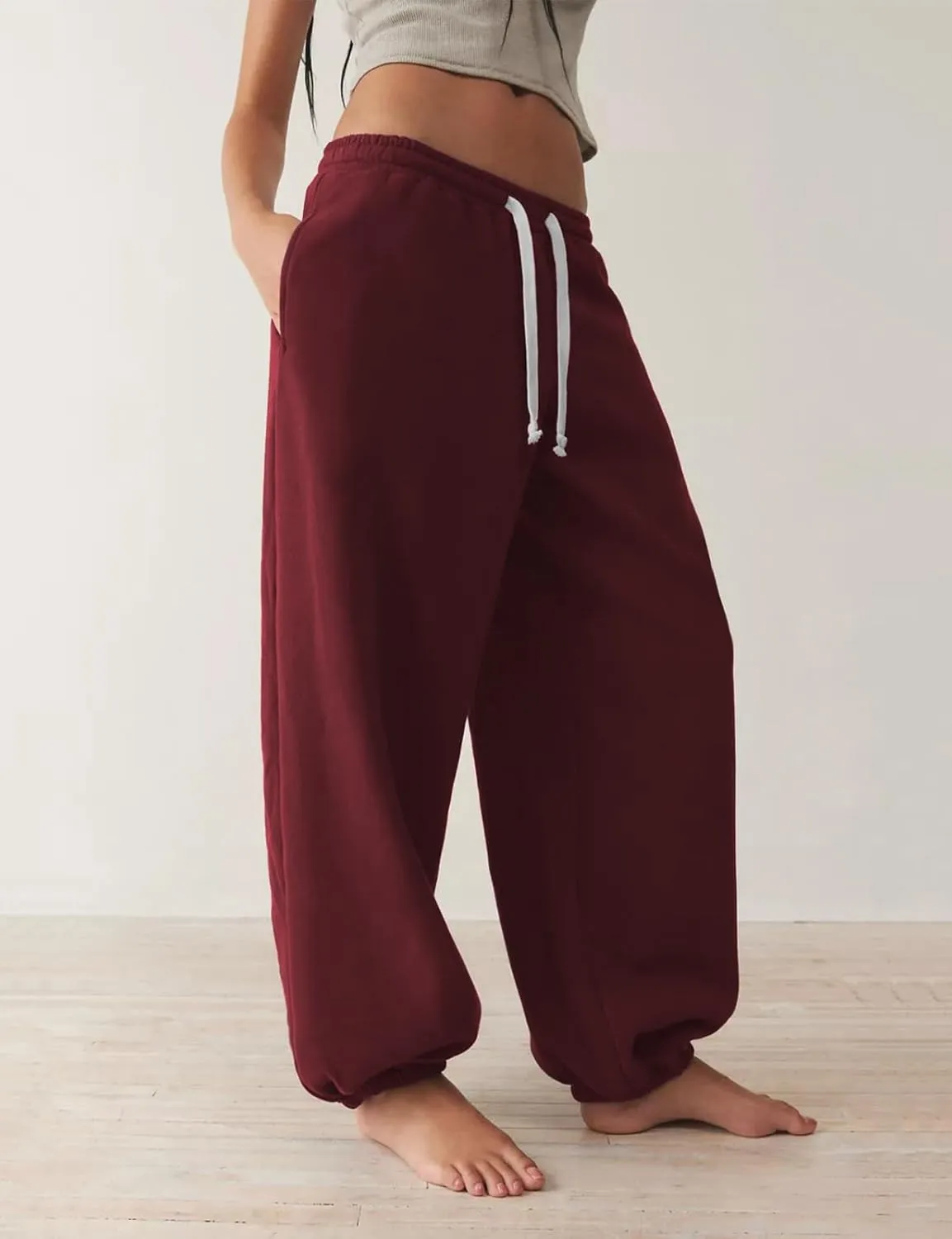 HeSaYep Sweatpants for Women Baggy Drawstring Waisted Cinch Bottom Casual Loose Sweat Pants with Pockets